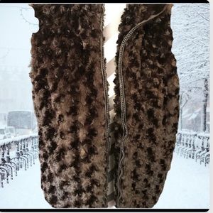 Gorgeous brown fluffy vest to die for soft and snuggly
